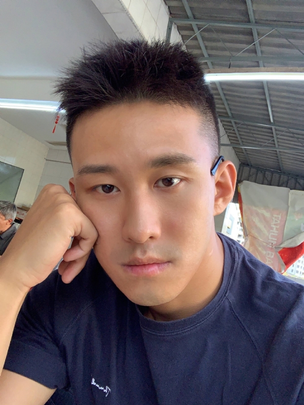 相见恨晚的第二张照片--海南闪婚服务中心