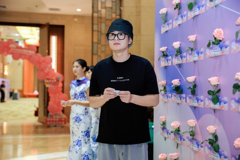 被驯服的象的第一张照片--海南闪婚服务中心