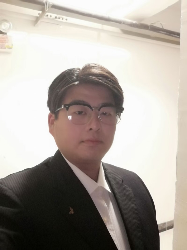 孤独一人的第一张照片--海南闪婚服务中心